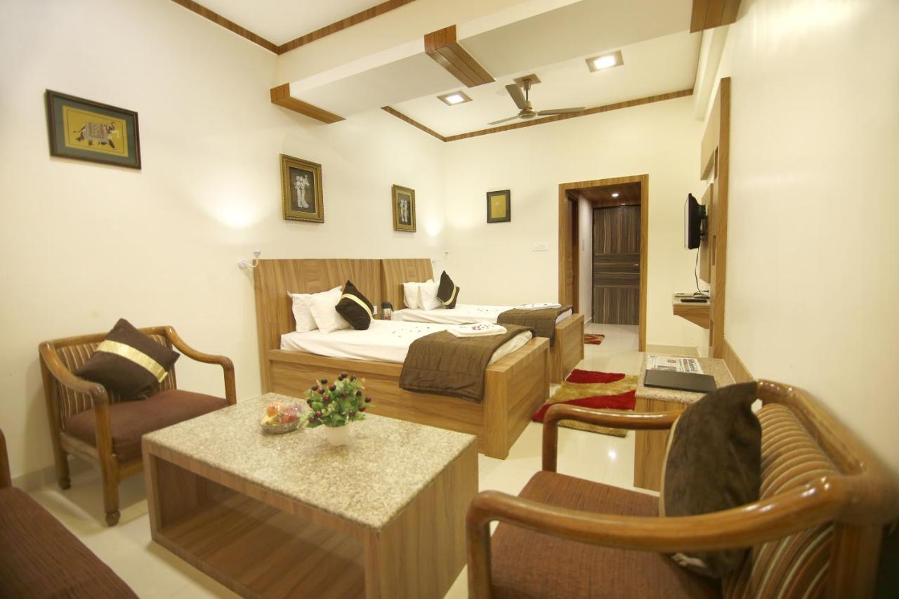 Hotel Sheetal Regency,Near Janambhumi Матхура Экстерьер фото